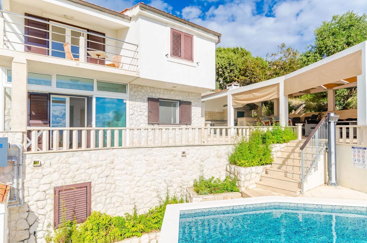 Damjan Villa